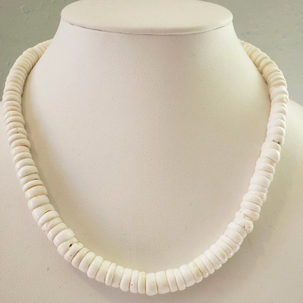 16" Vintage Hawaiian White Puka Shell Neckelace